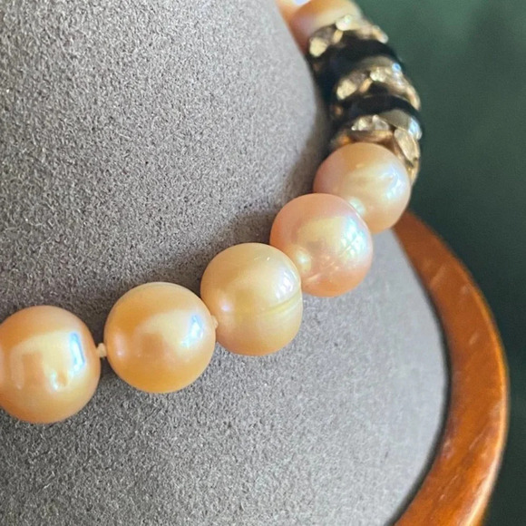 Pink Freshwater Pearl and Rhinestone Bracelet - Picture 8 of 15